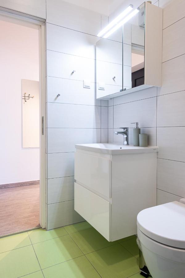 Studio Apartment Les - 4 Min Walk From Amphiteatre Pula Luaran gambar